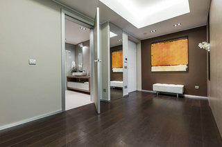 现代简约风格公寓舒适卫浴间门过道设计图