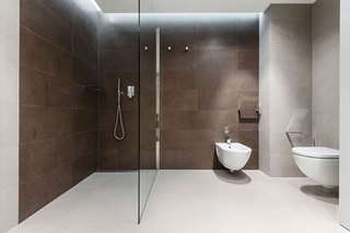 现代简约风格公寓舒适白色卫浴用品装修效果图