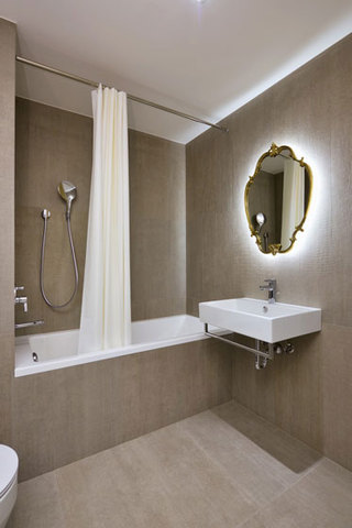 现代简约风格公寓温馨原木色100平米卫浴用品装潢