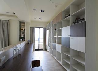 欧式风格三室一厅简洁白色书柜图片