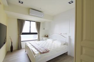 欧式风格三室一厅简洁白色卧室装修图片