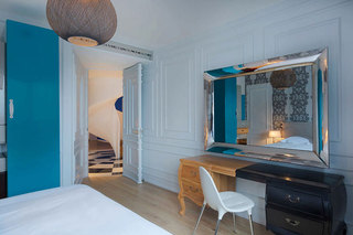现代简约风格公寓古典蓝色阁楼梳妆台图片
