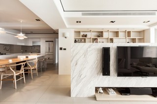 现代简约风格温馨黑白客厅过道设计