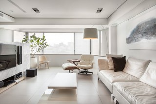 现代简约风格温馨黑白客厅沙发装修效果图