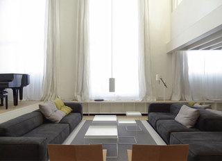 loft风格公寓简洁灰色客厅设计