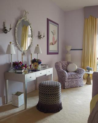现代简约风格公寓温馨紫色梳妆台图片