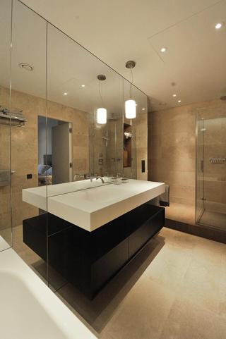 现代简约风格公寓简洁黑白整体卫浴设计