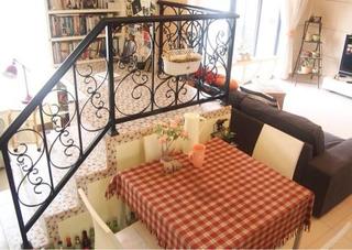 欧式田园风格温馨褐色客厅设计图