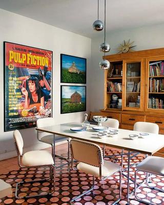 现代简约风格实用暖色调客厅设计