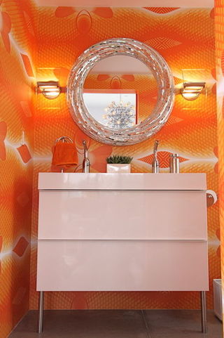 橙色时尚56平家 用色大胆卫浴瓷砖突出