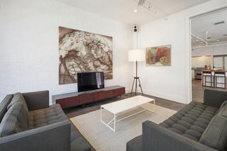 简约风格公寓舒适白色客厅电视背景墙设计
