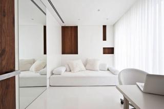 欧式风格公寓浪漫白色小书房设计