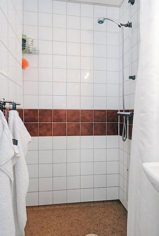 北欧风格公寓温馨白色卫浴间瓷砖装潢