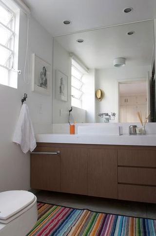 现代简约风格舒适白色整体卫浴设计图纸