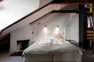 欧式风格复式时尚白色卧室装潢