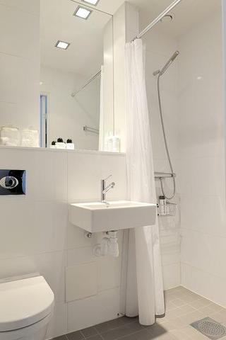 北欧风格一居室简洁整体卫浴效果图
