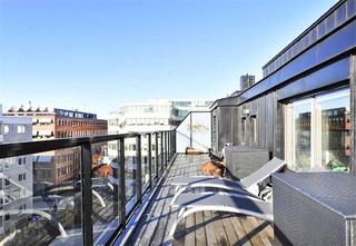 北欧风格单身公寓简洁阳台设计