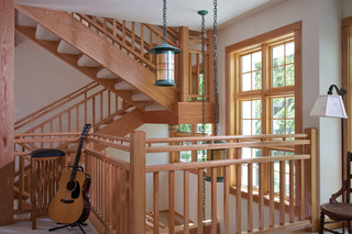 木质楼梯的别墅 原生态
