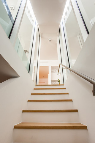 现代简约风格卧室复式卧室阳台实用家装楼梯设计