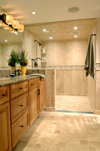 现代简约风格卫生间公寓简单温馨实木浴室柜效果图
