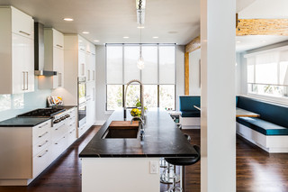 现代简约风格餐厅3层别墅客厅简洁小户型开放式厨房效果图