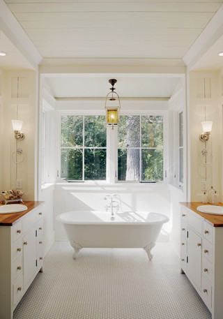 欧式风格三层双拼别墅唯美独立式浴缸效果图