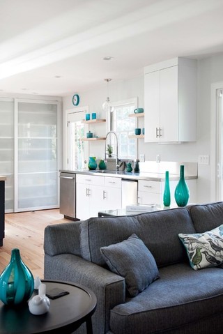 现代简约风格厨房公寓实用客厅沙发摆放装修