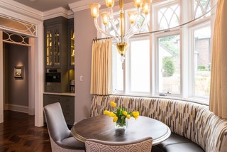 欧式风格卧室一层半小别墅现代奢华实木圆餐桌效果图