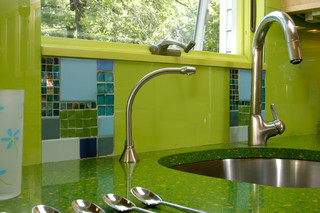 现代简约风格阳台实用6平方厨房一体式台盆效果图