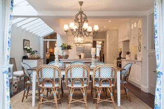 现代欧式风格2013别墅客厅简洁快餐桌图片