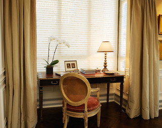 欧式风格家具三层小别墅简洁卧室书桌图片