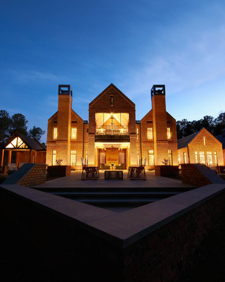 现代美式风格三层平顶别墅奢华入门花园设计图