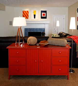 宜家风格单身公寓浪漫卧室红色橱柜设计图