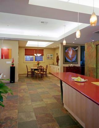 美式风格客厅三层双拼别墅唯美客厅和餐厅的效果图