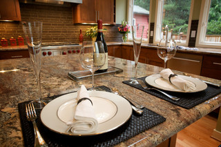美式乡村风格客厅一层半别墅简单温馨大理石餐桌图片