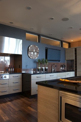 欧式风格三层别墅及稳重6平米厨房设计图