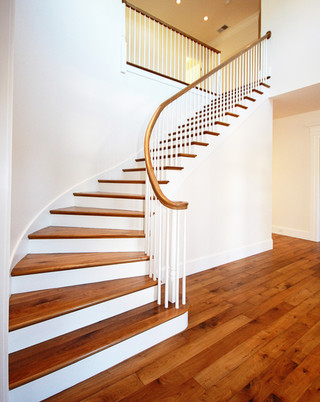美式风格客厅3层别墅大气别墅楼梯设计图装修效果图