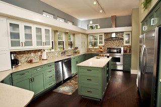 美式乡村风格三层别墅及简单温馨绿色橱柜效果图