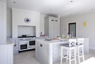 现代欧式风格三层别墅大气整体厨房颜色效果图