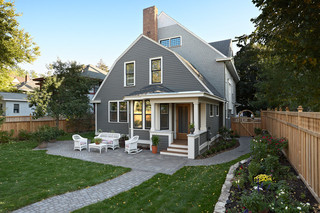现代美式风格一层半别墅实用客厅阳台花园装潢
