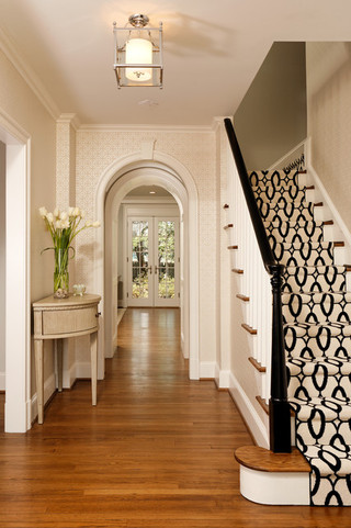 欧式风格三层小别墅舒适室内楼梯设计图效果图