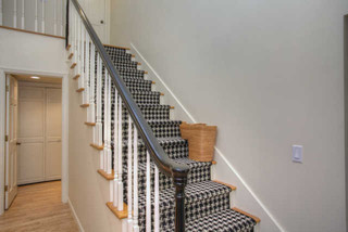 欧式风格客厅一层别墅及简单温馨别墅楼梯设计图纸
