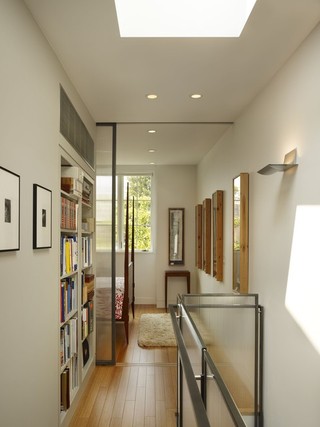 现代欧式风格三层小别墅舒适墙上书架效果图