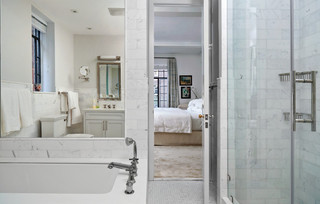 现代简约风格酒店公寓浪漫卧室嵌入式浴缸图片