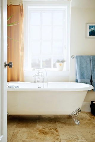现代简约风格客厅2013年别墅浪漫卧室独立式浴缸效果图