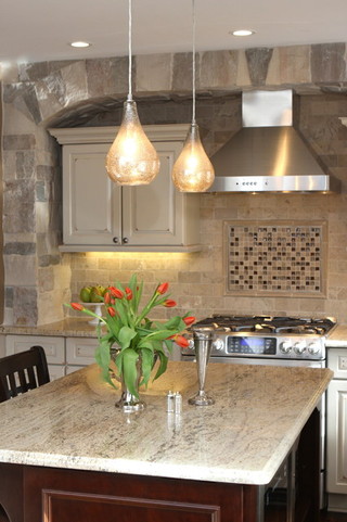 欧式风格客厅现代奢华开放式厨房吧台欧普照明吸顶灯效果图