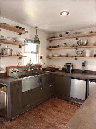 现代简约风格小户型艺术厨房改造