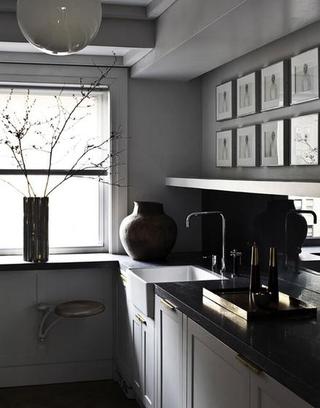 欧式风格公寓大气黑色厨房装修