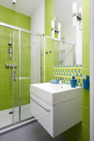 现代简约风格公寓舒适整体卫浴效果图