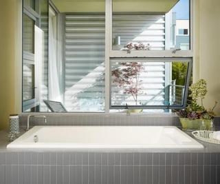 现代简约风格公寓时尚嵌入式浴缸效果图